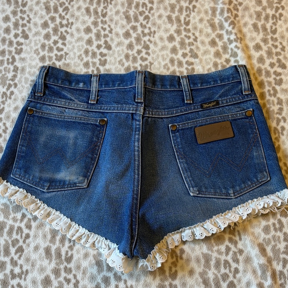 Vintage Wrangler Women's Blue Jean Shorts with White Lace
